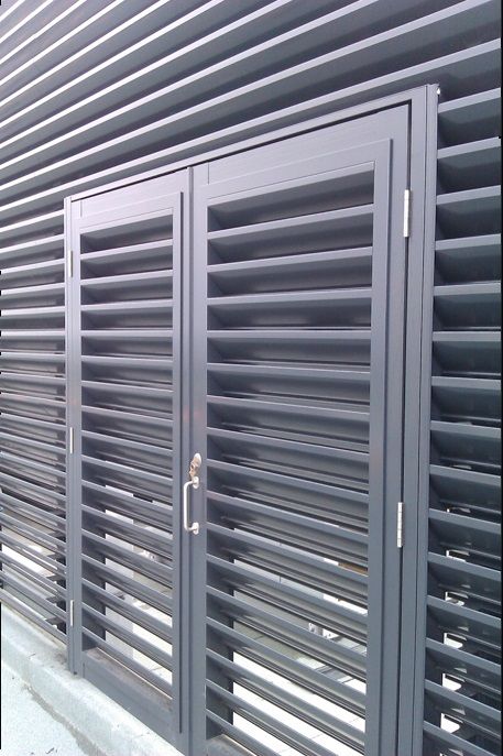 cửa lá sách tại Thủ Đức TP.HCM